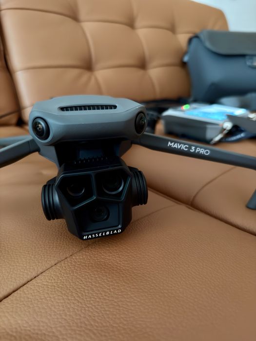 Drone DJI Mavic 3 Pro - Fly More Combo
