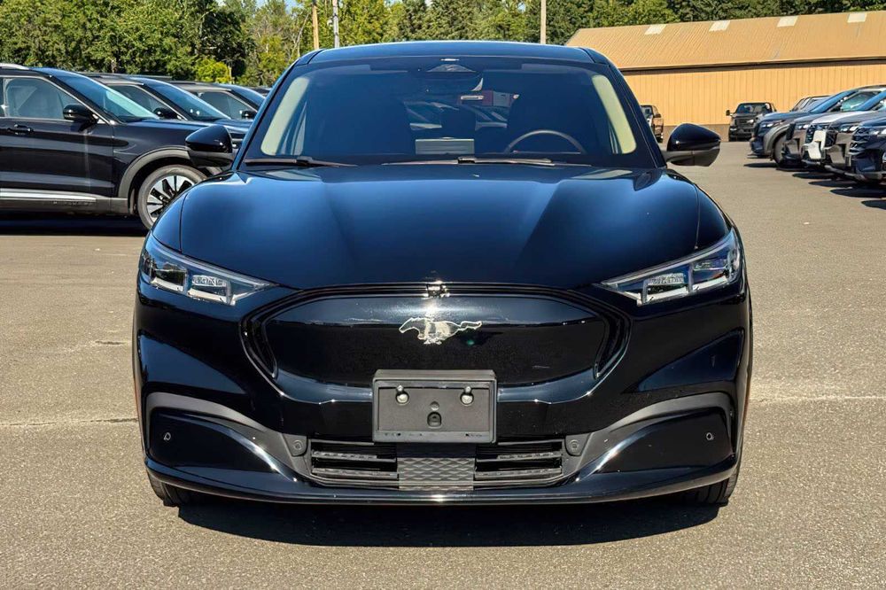 Ford Mustang Mach-E Premium      2023