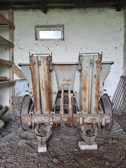 Sadzarka do ziemniaków S-211