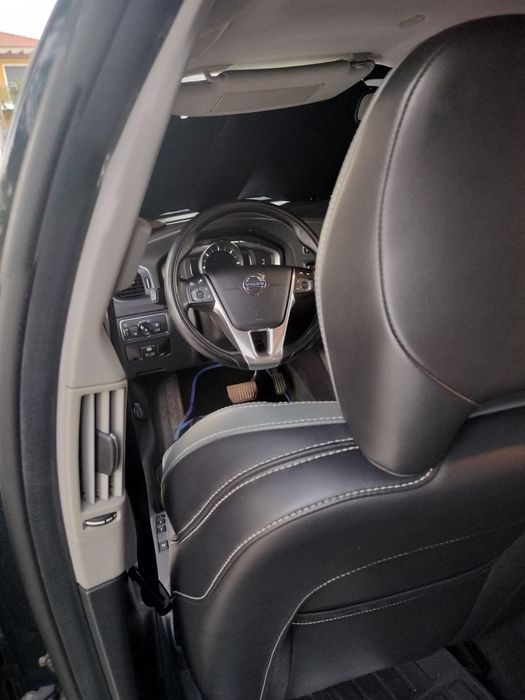 Volvo V60 D6 Plug-in Hybrid AWD (Diesel-Elétrico) – Full Extras