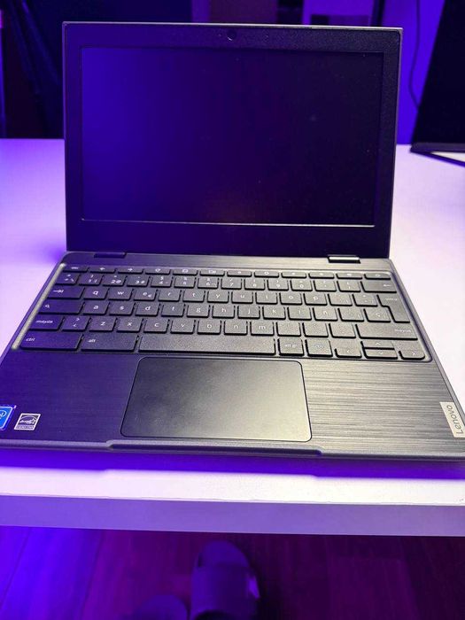 Lenovo 300e Chromebook 2ndGen AST AMDA4-9120C, 4GBRAM, 32GB  Chrome OS