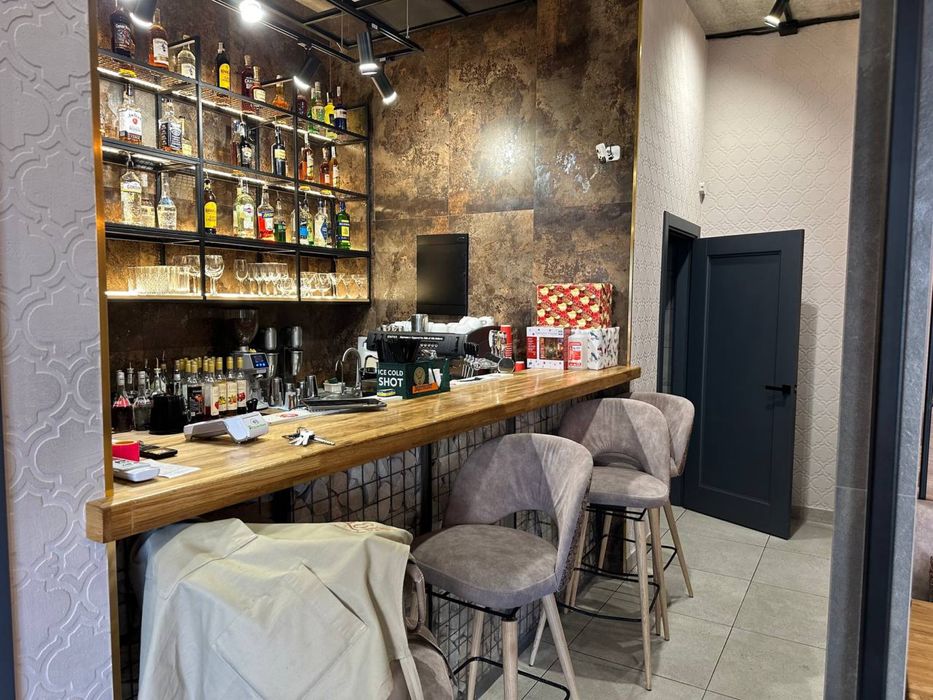 Продаж 2-х закладів в цетрі міста