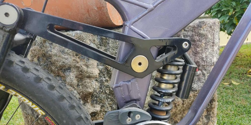 Giant ATX One DH team