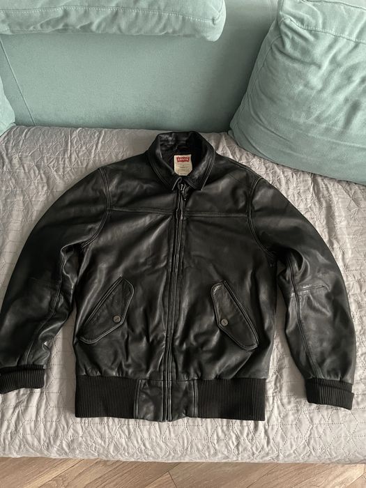 Шкіряна куртка Levis