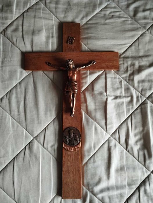 Grande Crucifixo em Madeira Antigo
