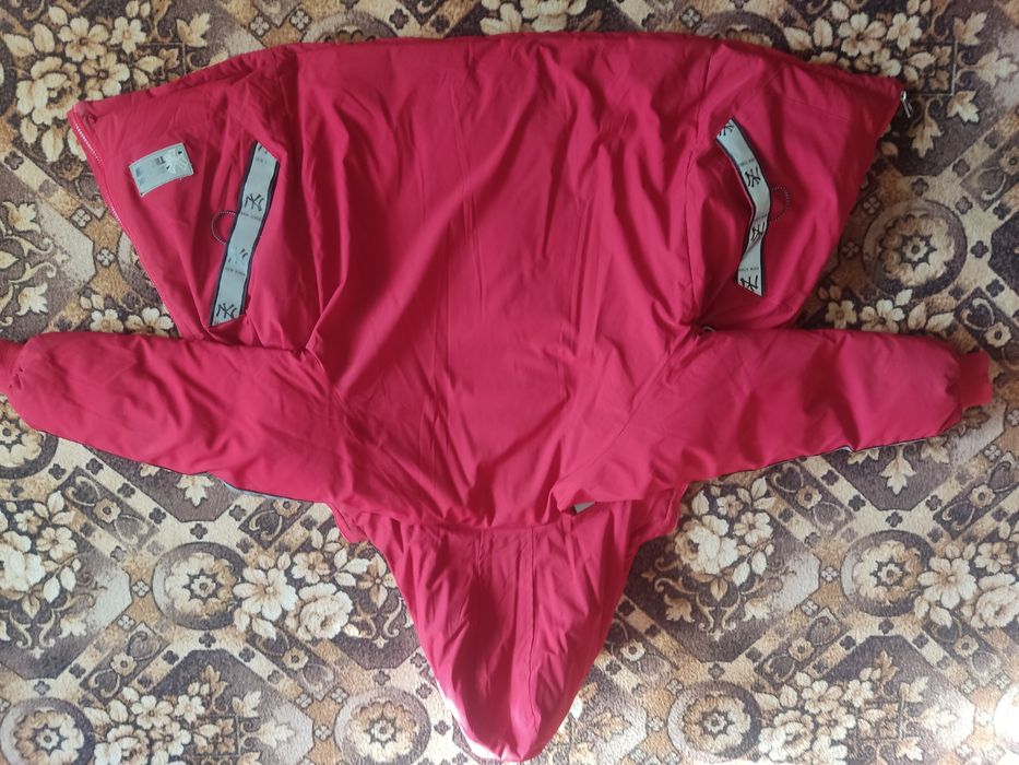 Зимова, тепла куртка на 12 років