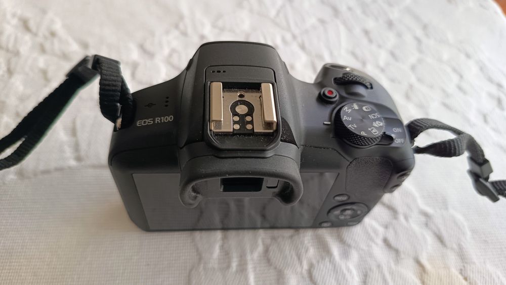 Canon EOS R100 (Só Corpo) - Como Nova