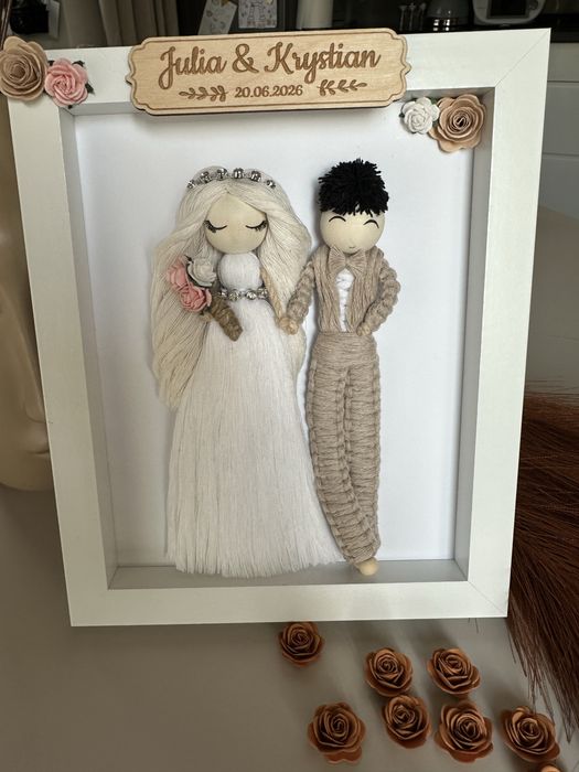 Para młoda w ramce , pamiątka ślubu , makrama