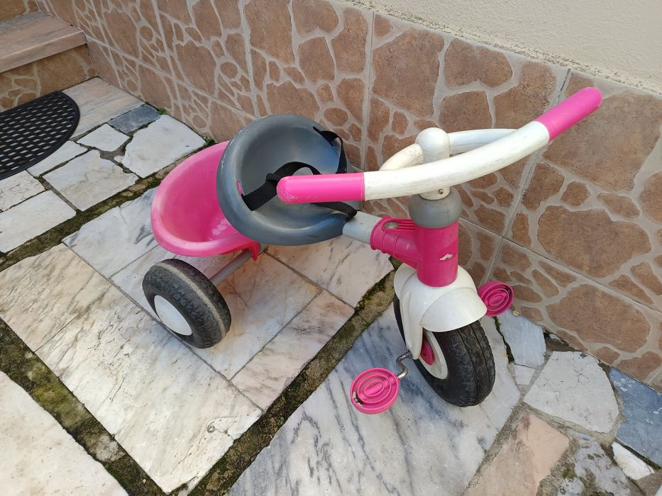 Triciclo cor de rosa