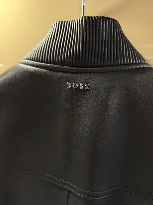 Куртка кожа натуральна Boss 50 р