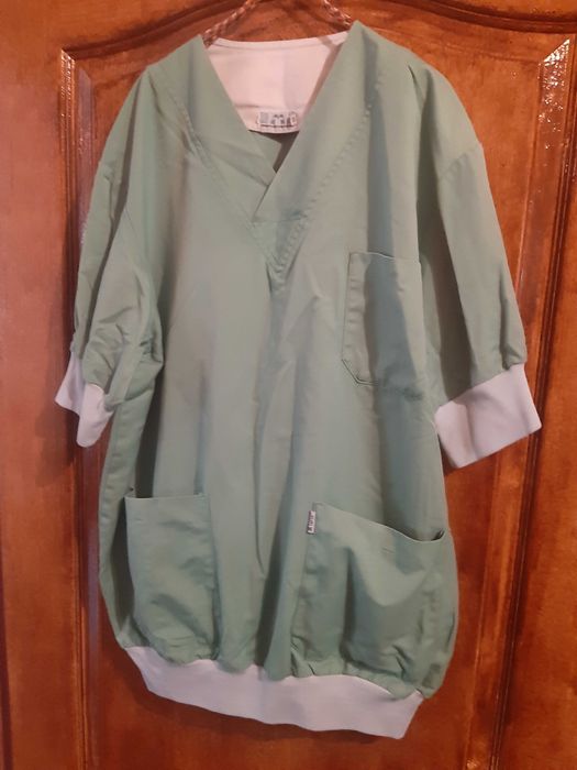 Медицинские женские рубашки, размеры с 39 по 43.