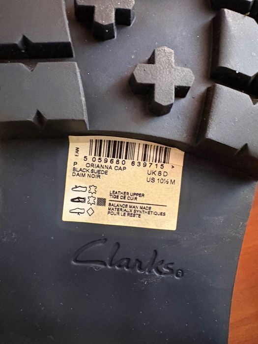 Нові жіночі замшеві черевики Clark's