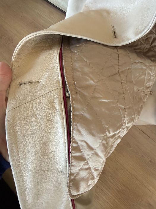 Skórzany płaszcz firmy Elegancja