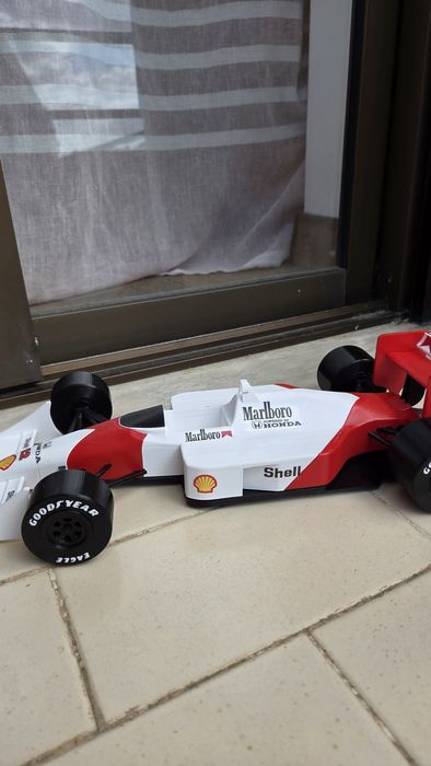 Conjunto  Formula 1 Ayrton Senna + McLaren MP4/4 Dia Dos Pais