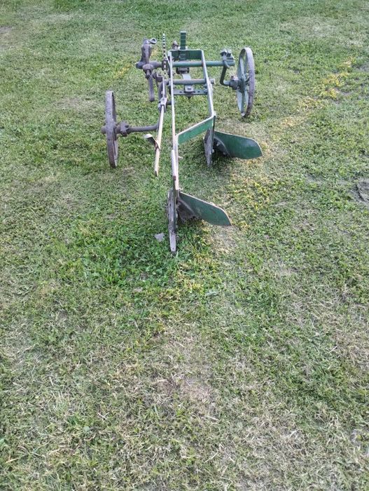 Pług.dwuskibowy sprawny