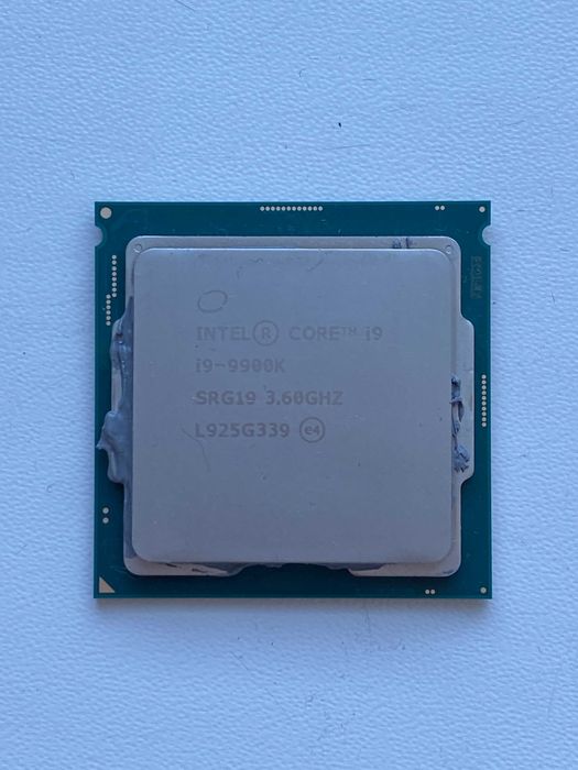 Процесор Intel Core i9-9900K Socket 1151-V2 Частота: 3,6-5,0 ГГц