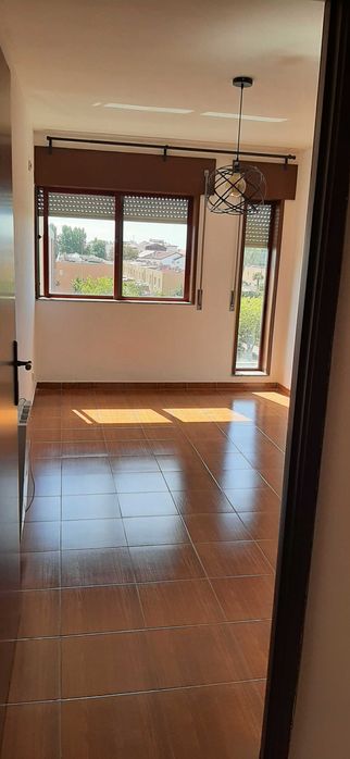 T2, 2º Andar para arrendar