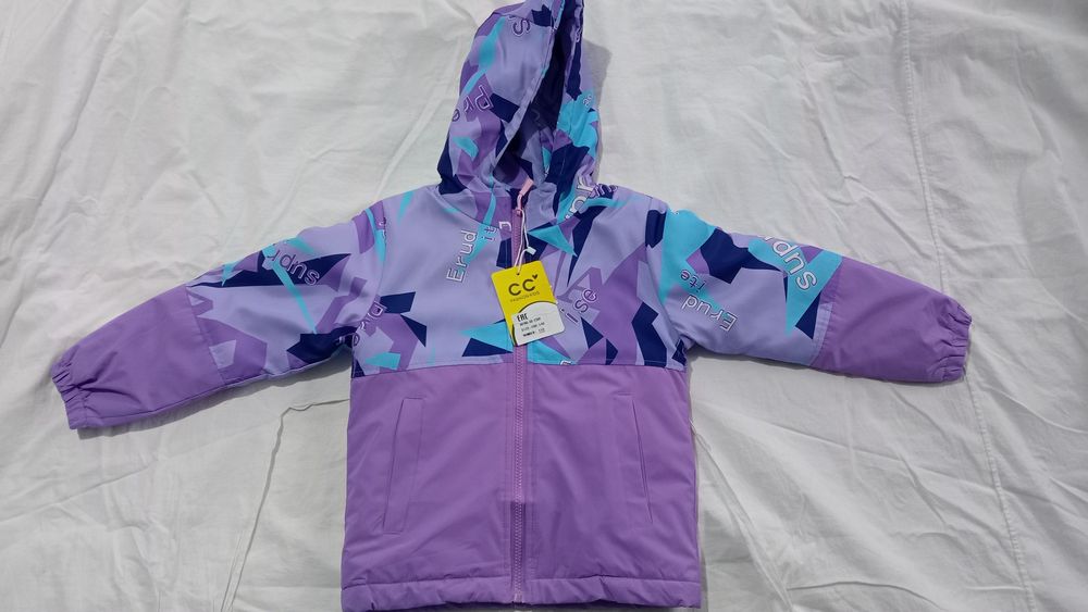 Курточка для дівчинки.