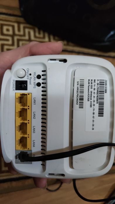 модем / Wi-Fi роутер ZTE ZXHN H108N в ідеальному стані. 

Якщо