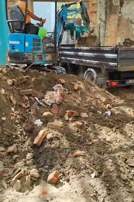 LIMPEZA DE TERRENOS E RECOLHA DE RESÍDUOS
