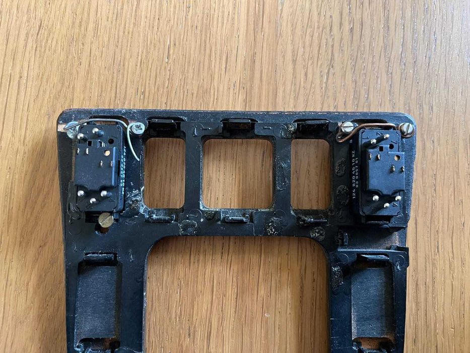 Madeira consola para 190/W201 em bom estado