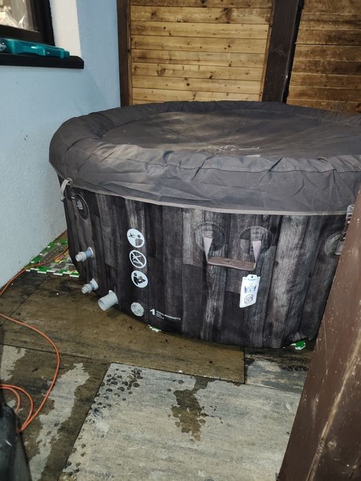 Jacuzzi lay z spa idealny stan