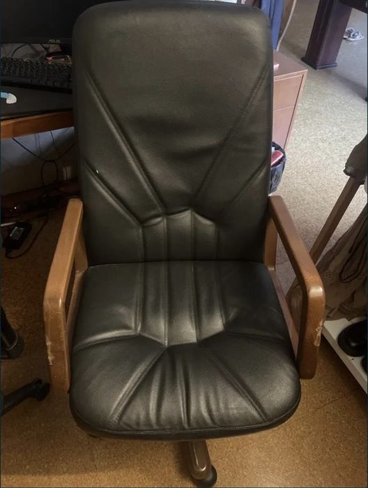 Cadeira e mesa de excritorio