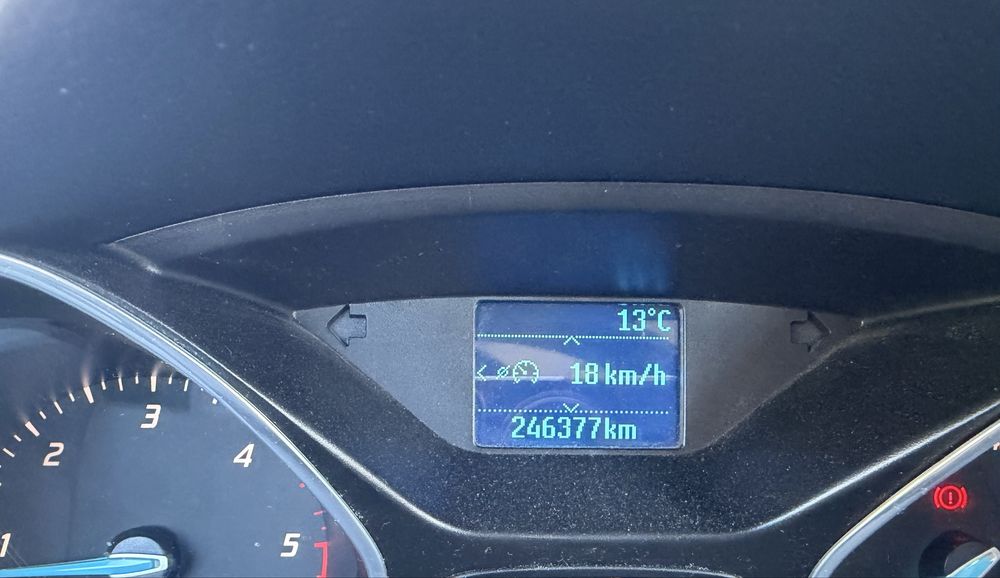 Samochod. Ford C Max 2012