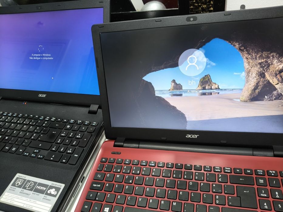 Vendo 2 portáteis marca Acer vermelho e um preto bem estimados como  n