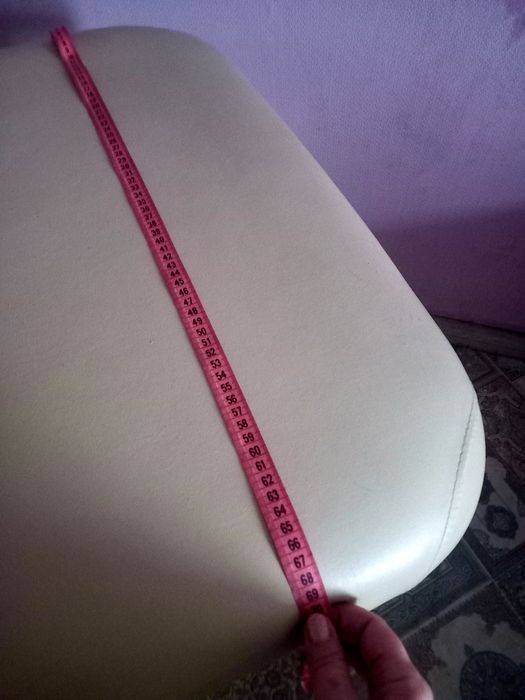 Мсажний стіл - якісний, складний,ширина 70 см.