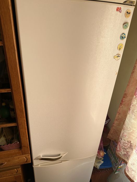 Холодильник працюючий