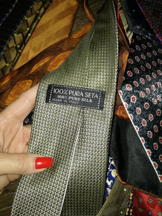 Галстуки Versace, Pierre Cardin, BOSS, Salvatore Ferragamo, Vuldi