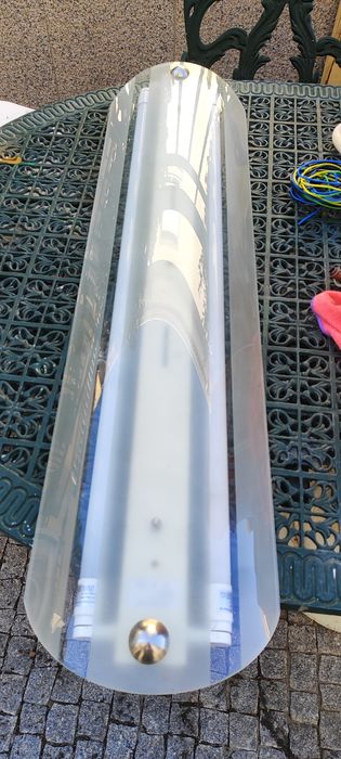 Flurecente com lâmpadas lede.