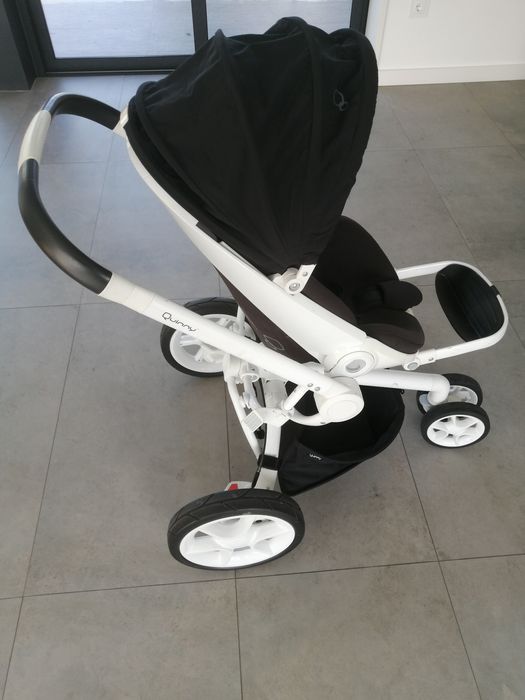 Carrinho de bebé + cadeira de refeição Chicco polly