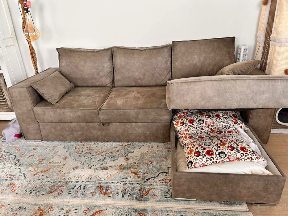 Narożnik z funkcją spania i pojemnikiem bardzo dobry stan