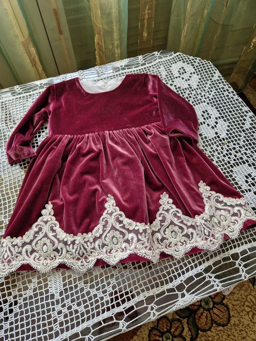 Дитяча сукня велюрова