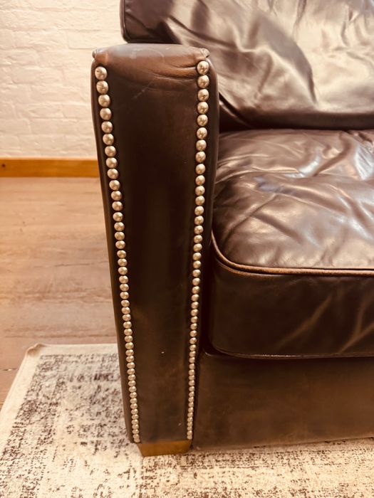 Zestaw ekskuzywnych kanap skórzanych