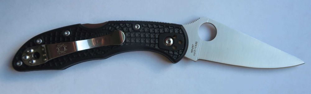 Nóż składany folder Spyderco Delica