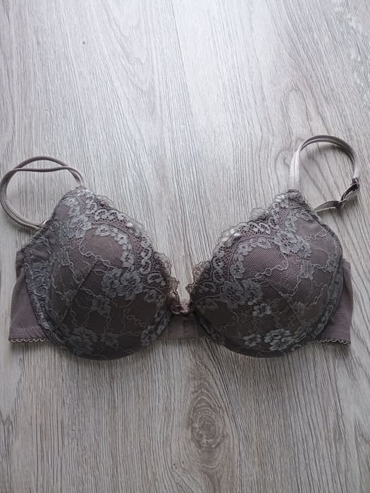 Biustonosz -stanik marki H&M rozmiar 80 C