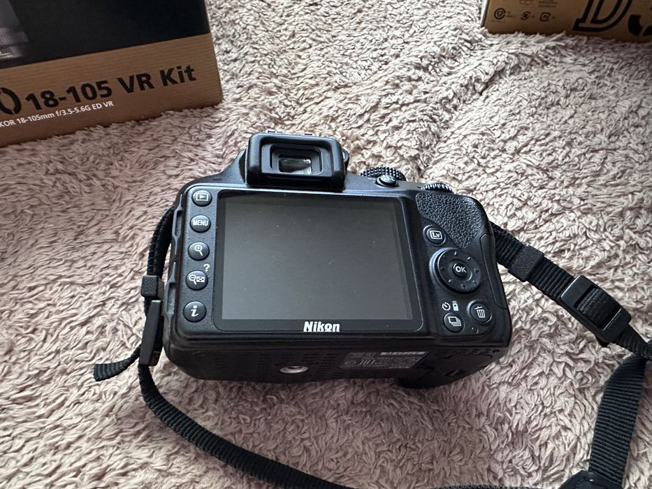 Продам Nikon d3300 18-105 VR Kit