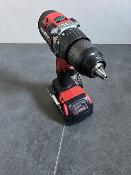 Безщітковий Акум. Шуруповерт Milwaukee M18 CBLDD