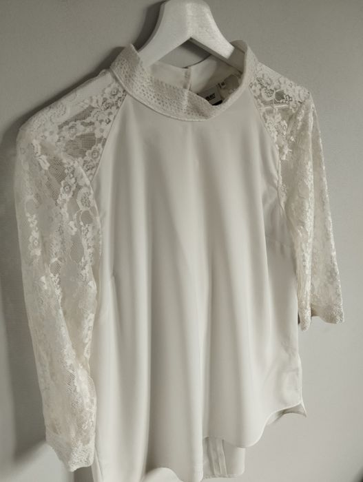 Elegancka bluzka z koronkowym rękawem r. L 40 object