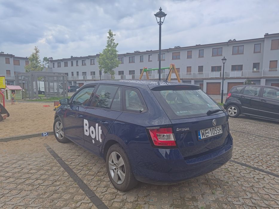 Wynajem auta wypożyczalnia POZNAŃ fabia LPG  2017r od 45 zł/doba