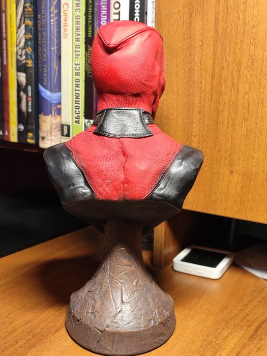 Коллекционная бюст-статуэтка Deadpool 1/3