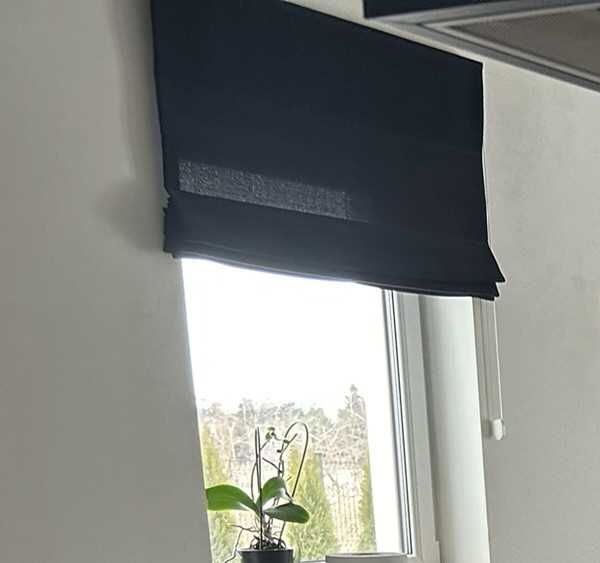 Roleta czarna okienna (104x145)