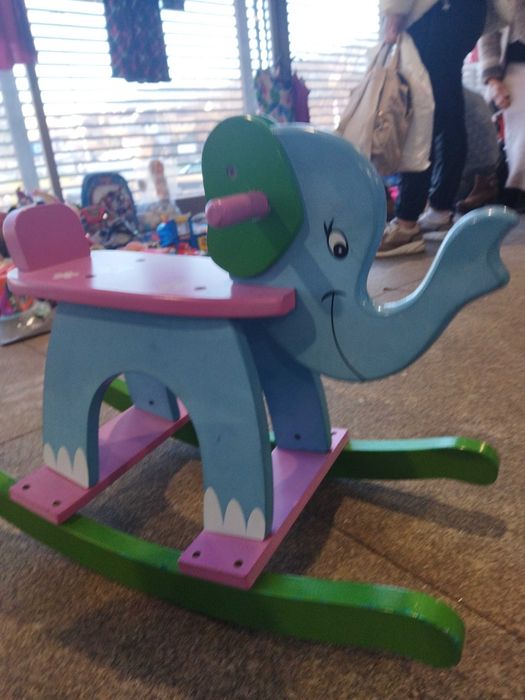 Elefante baloiço madeira