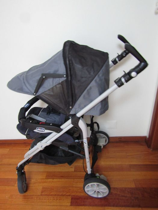 Vendo carrinho de bebé 4me e alcofa da chicco em bom estado