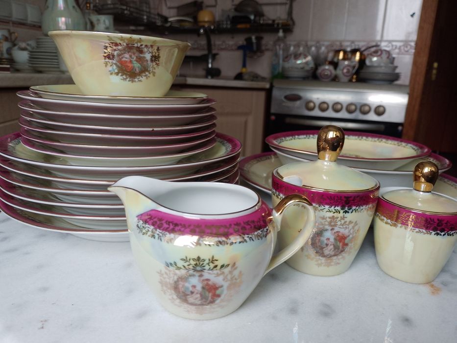 Посуд сервізів "Мадонна"