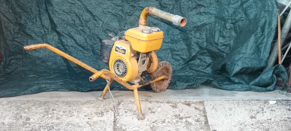 Motobomba comac usada com carrinho