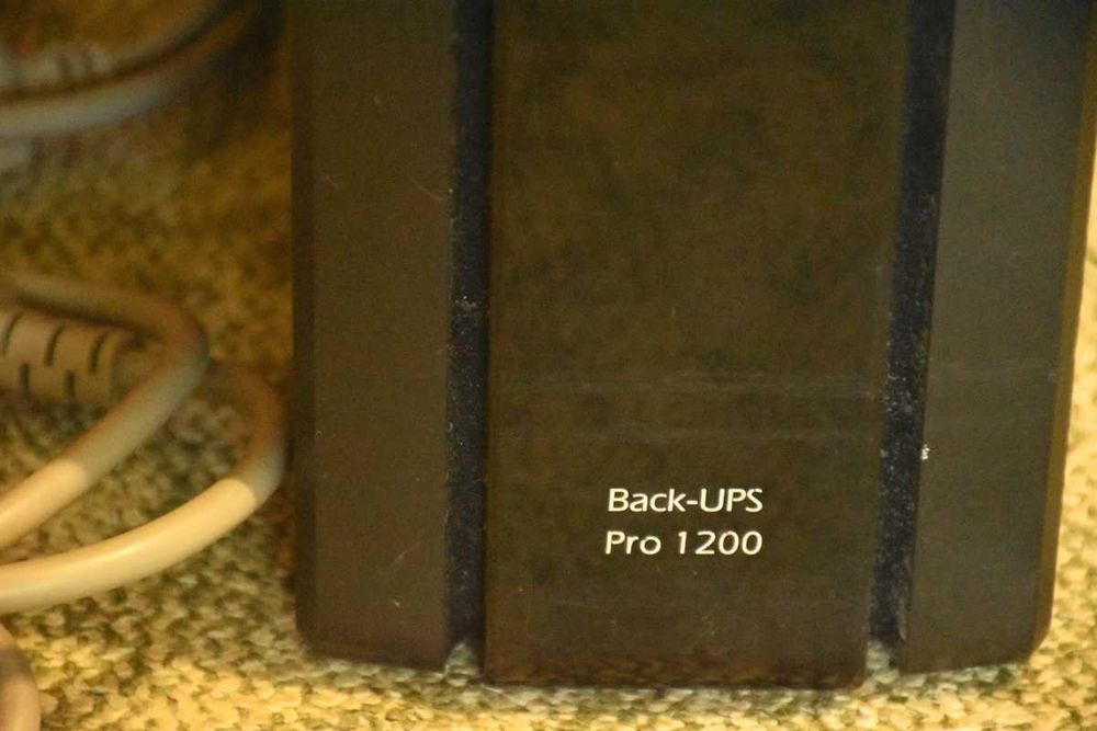 Безперебійник / ДБЖ APC Back-UPS Pro 1200VA (BR1200GI) + всі кабелі